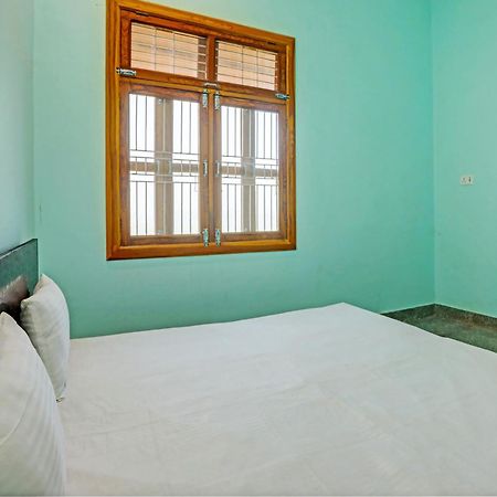 Oyo Moon Light Hotell Etah Exteriör bild