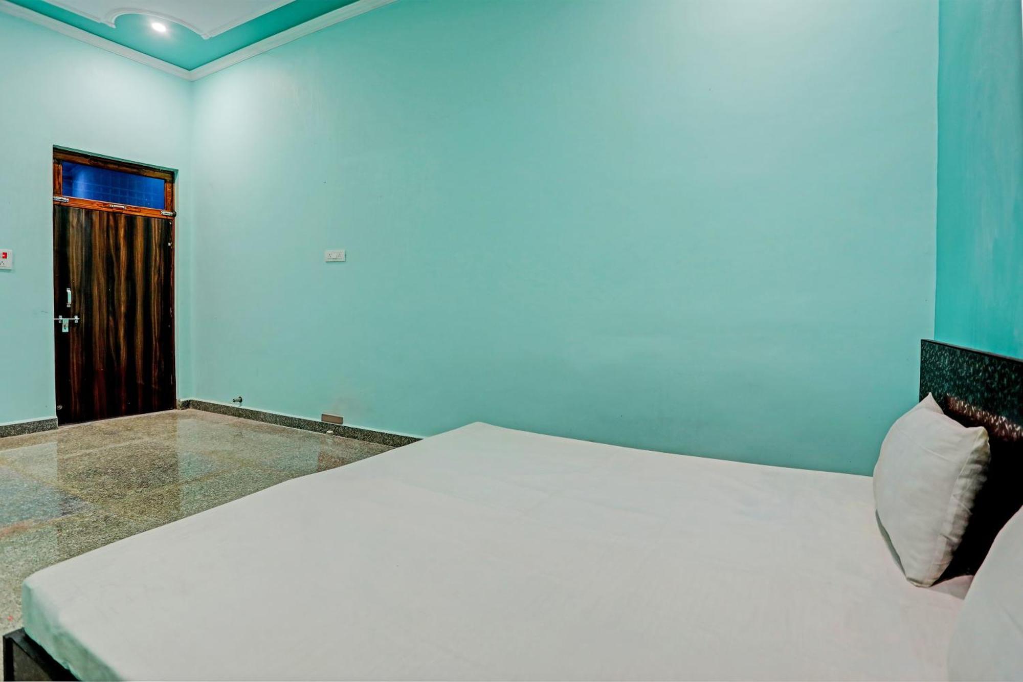 Oyo Moon Light Hotell Etah Exteriör bild