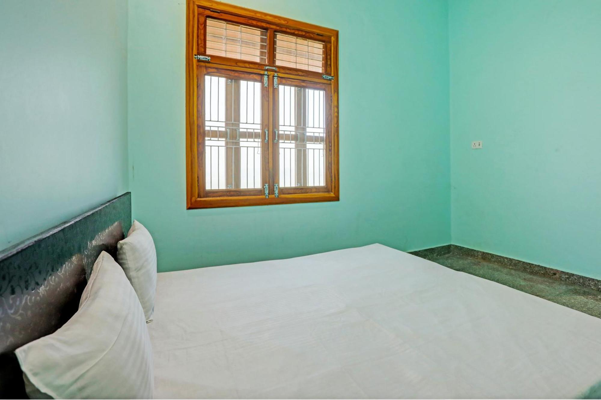 Oyo Moon Light Hotell Etah Exteriör bild
