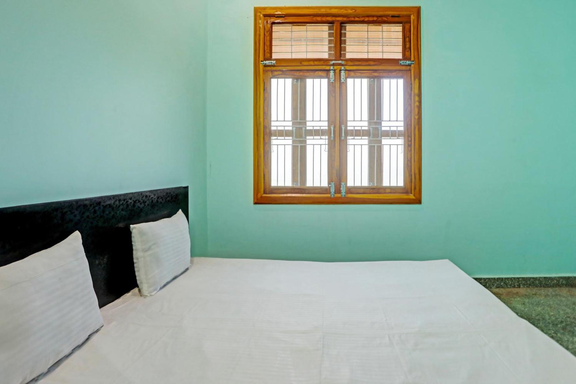 Oyo Moon Light Hotell Etah Exteriör bild