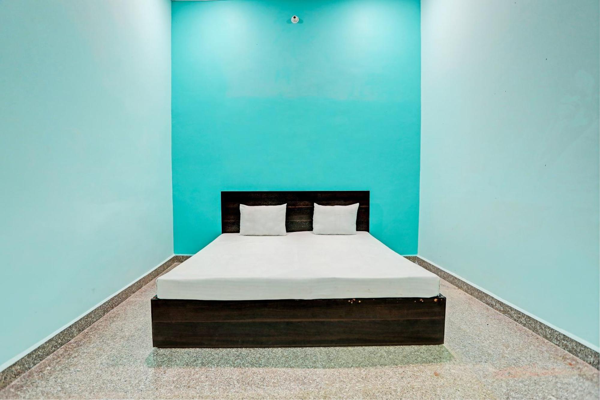 Oyo Moon Light Hotell Etah Exteriör bild