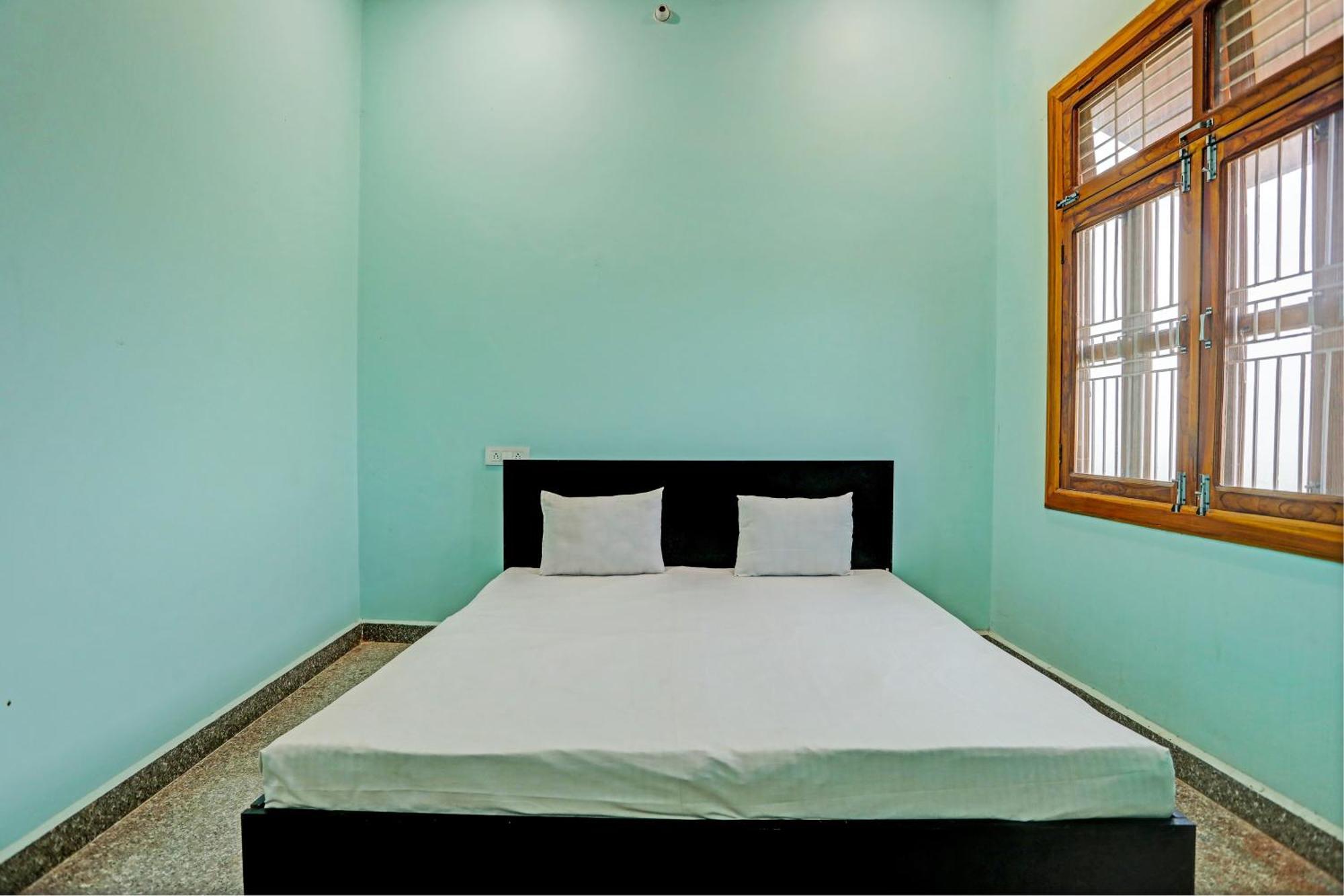 Oyo Moon Light Hotell Etah Exteriör bild