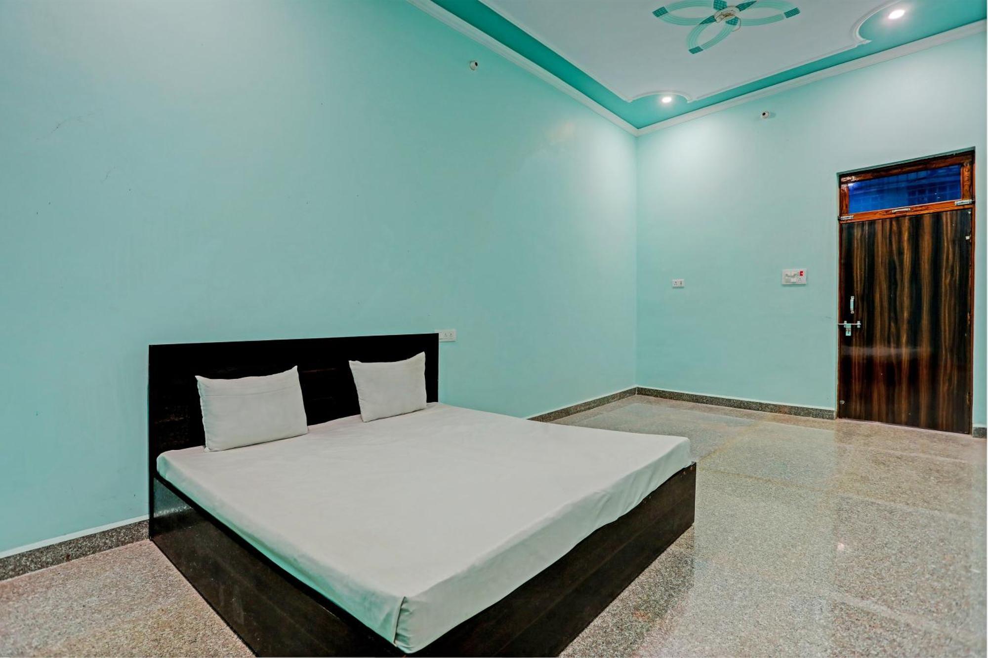 Oyo Moon Light Hotell Etah Exteriör bild